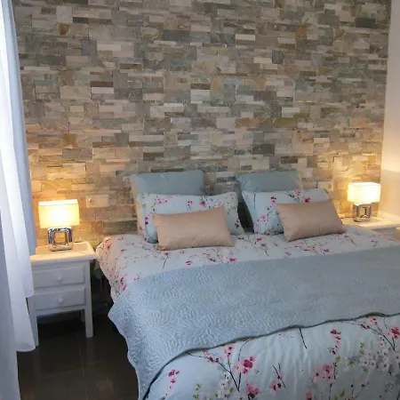 Apartment Luxury One Bedroom Apt *